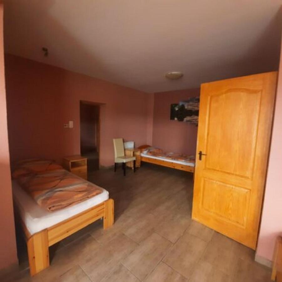 Ikszt Vendeghaz Hotel Dávod Exterior photo
