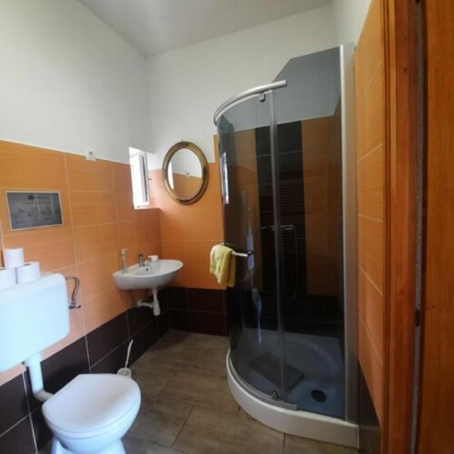 Ikszt Vendeghaz Hotel Dávod Exterior photo